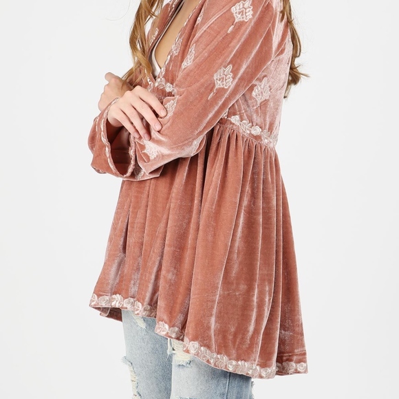 POL Small Crush Velvet Embroidered Oversized Tunic - Picture 8 of 8